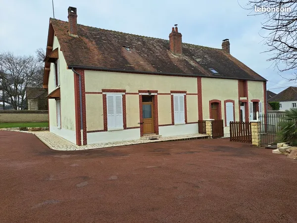 Propriété , centre de Courtenay 