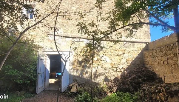 Parking/Garage/Box 83 m² 