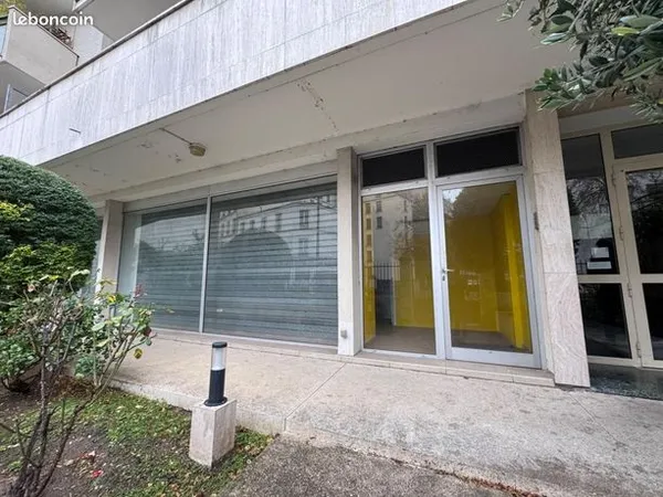 Bureaux 173 m² 