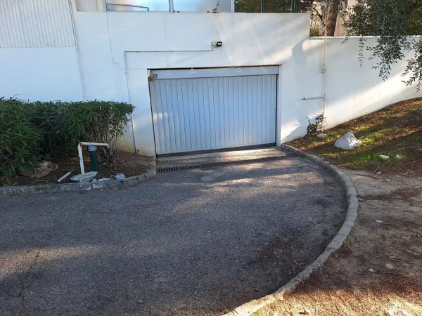 Parking 12 m² 
