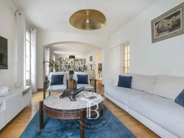 Le service location de la Maison BARNES vous propose ce bien : 