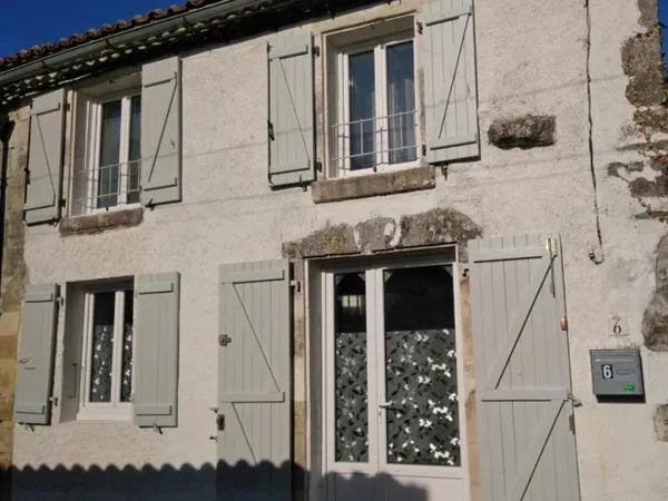 Petite Maison En Pierre au Coeur du Village 