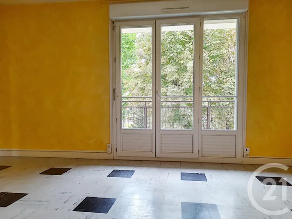 Appartement 4 pièces 63 m² 