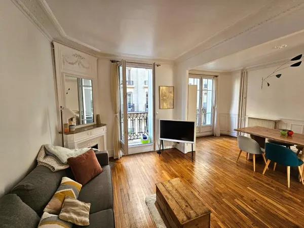 Loue 45m² meublé - Gambetta Paris 20ème 