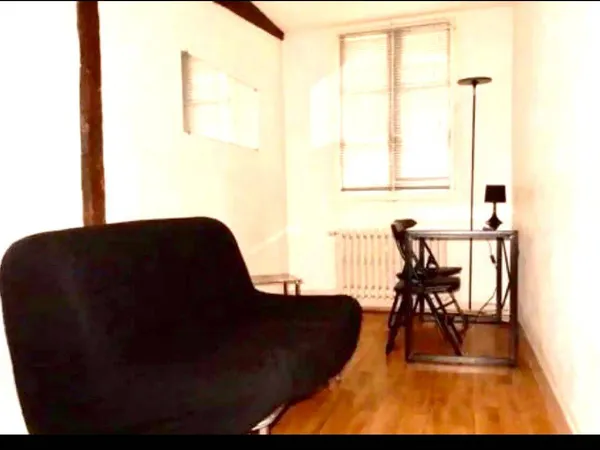Studio 1 pièce 18 m² 