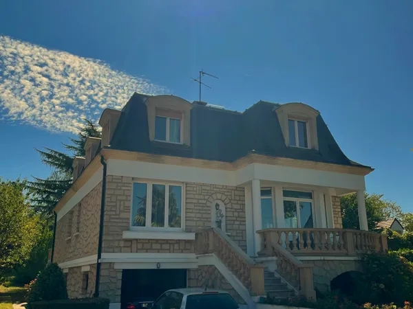 8 pièces - 1200m2 de terrain - BAS MONTMORENCY 