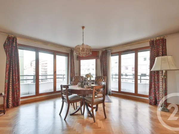 Appartement 4 pièces 83 m² 