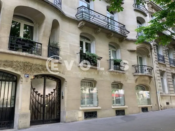 Bureaux 303 m² 