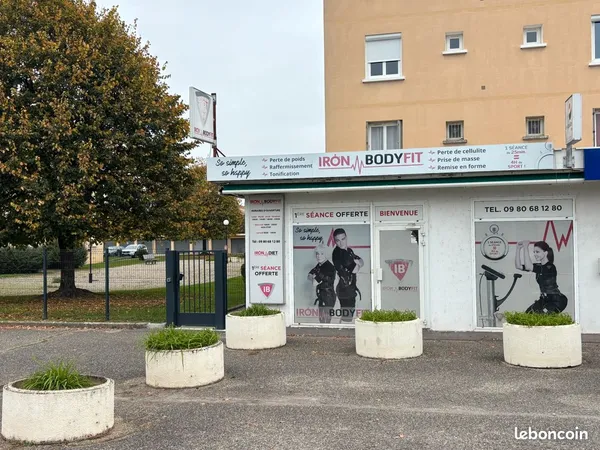 A louer local commercial rn6 saint bonnet de mure centre 
