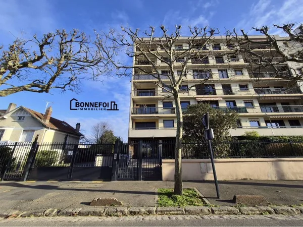 Studio 1 pièce 29 m² 