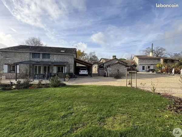 Maison de village 7 pièces 267 m² 