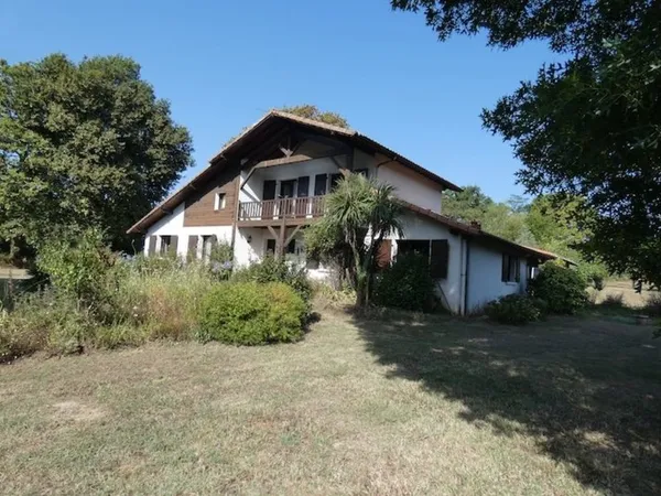 MAISON T7 DE 160 M2 SUR TERRAIN DE 5600 M2 