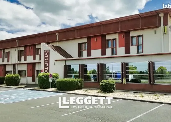 Local commercial 900 m² 