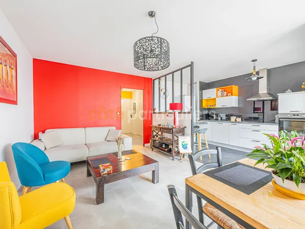 NANTES -- ILE DE NANTES -- APPARTEMENT T3 -- DEUX CHAMBRES -- 64 M2 -- TERRASSE -- PARKING 