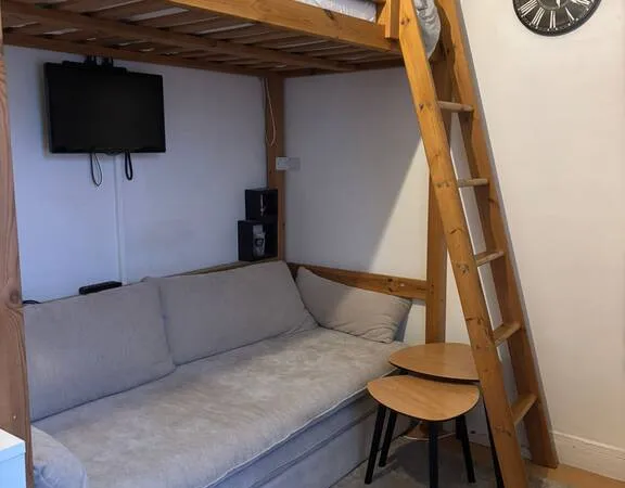 Studio 1 pièce 13 m² 