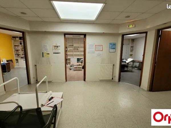 Bureau 156 m² 