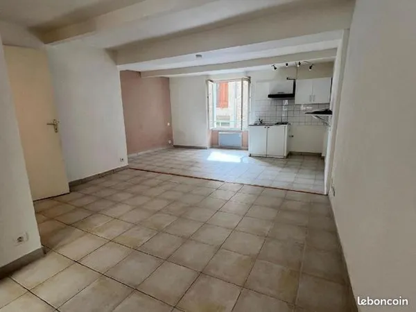 Studio 1 pièce 30 m² 