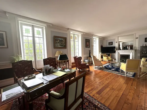Appartement 8 pièces 232 m² 