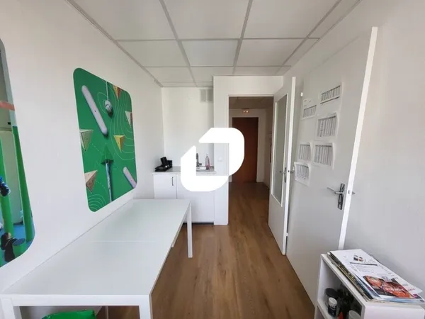 BALCON - 55 m² non divisibles 