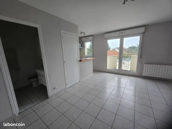Studio Lumineux 28m2 Savigny centre 