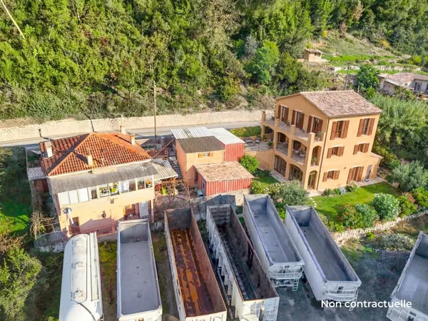 A vendre maison principale 120 m² + autre maison à terminer 230 m² à DRAP 