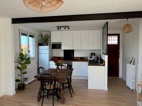 Maison rénovée avec jardin - Location meublée - Le trait 
