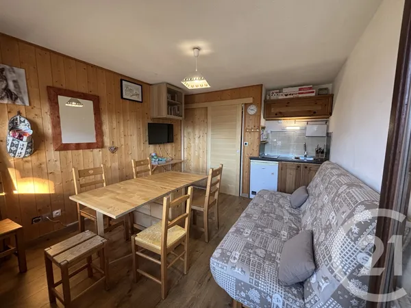 Studio 1 pièce 20 m² 