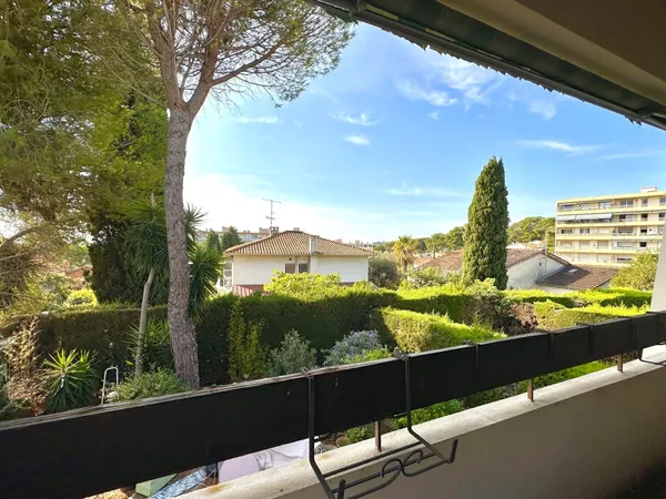LE CANNET, MONT JOLI, SECTEUR RESIDENTIEL, CADRE VERDOYANT, 4 PIECES, 107m², TERRASSE SUD/OUEST, 