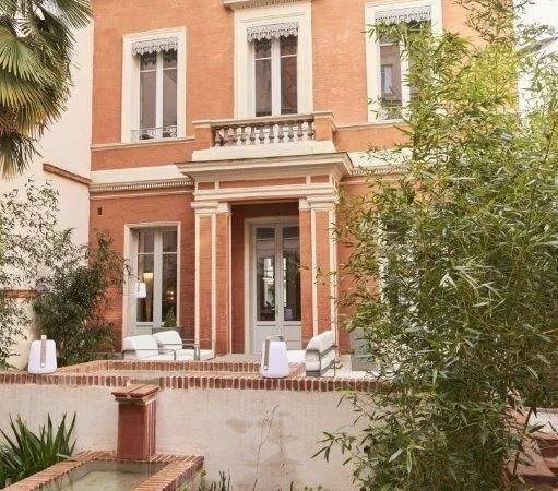 Maison 6 pièces 240 m² 