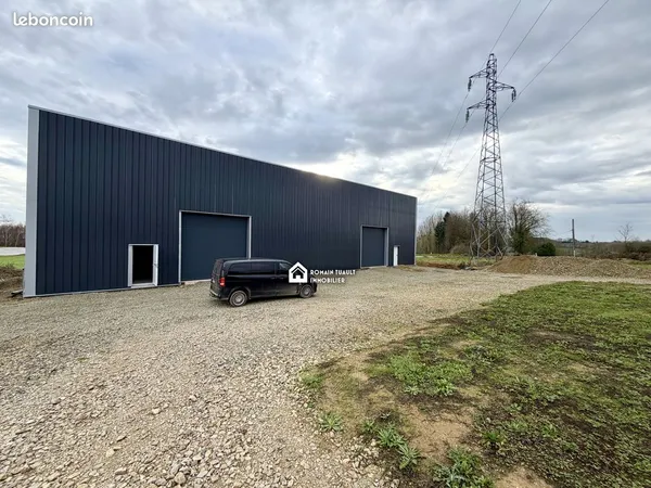 Local 360 m² Château-Gontier-sur-Mayenne 