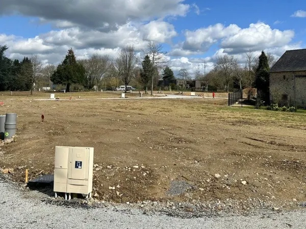 Terrain 700 m² 