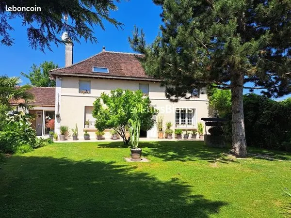 Maison 10 pièces 250 m² 
