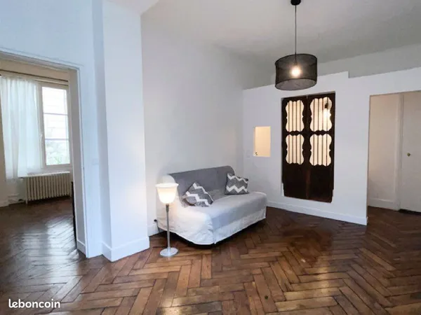 Location Beau 2 pièces- meublé -quartier prisé ,metro Pigalle 