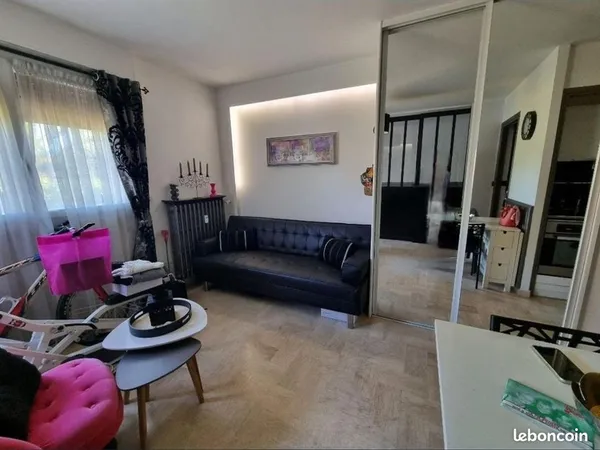 Beau Studio , 29 m² proche commodités 