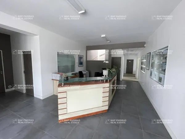 Bureaux 742 m²
