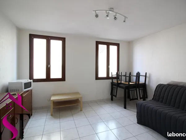 Studio 1 pièce 21 m² 