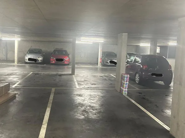 Parking 11 m² 