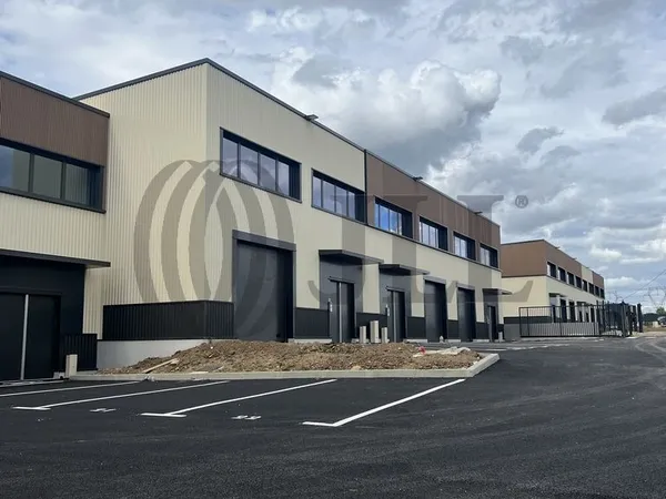 Local industriel 187 m² 