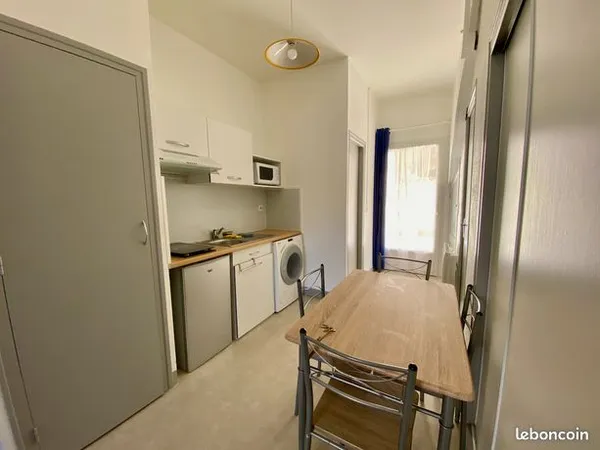 Studio 1 pièce 23 m² 
