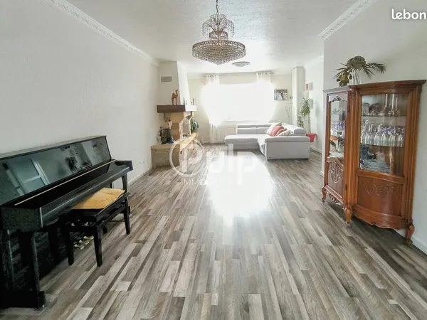 Maison 6 pièces 210 m² 