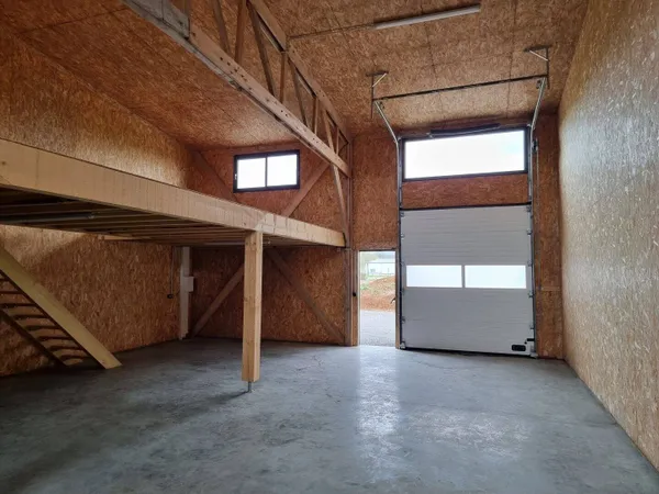 Local d'activité 150 m² 