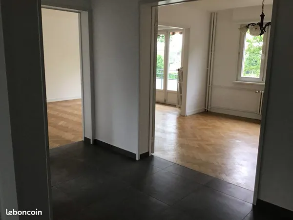 Beau et lumineux 3/4 pièces entièrement rénové début Robertsau 