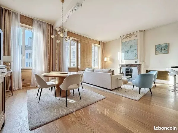 Triplex 7 pièces 192 m² 
