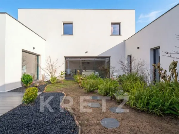 Villa contemporaine avec piscine et patio - Quartier Malard, Nar 