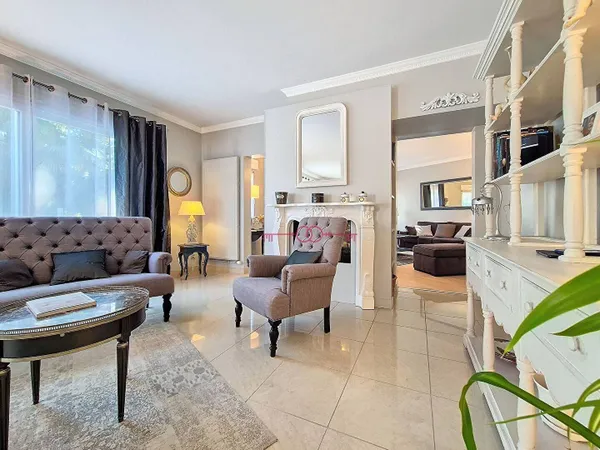 Maison 9 pièces 357 m² 