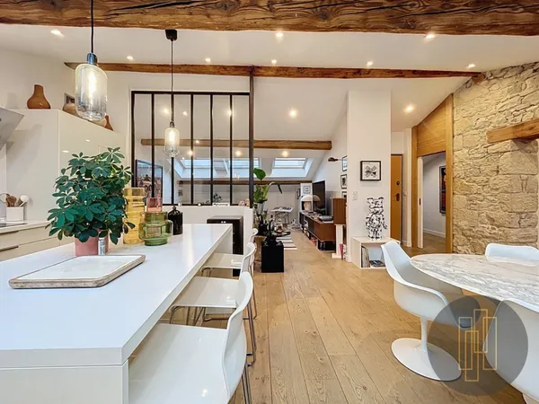 Superbe T4 rénové - Dernier étage - 91,8 m² Carrez / 118 m² au sol 
