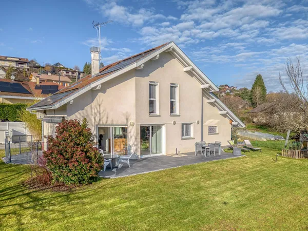 Maison individuelle avec jardin 
