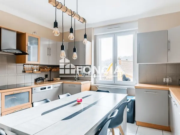 Maison cosy sur 3 niveaux avec jardin et sous-sol aménagé - Nilvange 