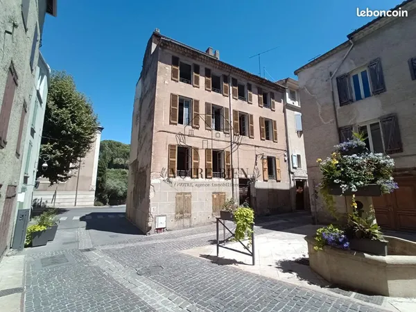 Immeuble 15 pièces 340 m² 