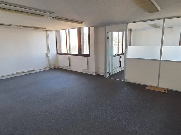 Bureau 44 m² 